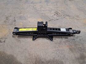 564.to1o05 Toyota Jack 2005 Avalon Sku#4022399