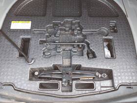 5739682 Toyota Used Floor Jack Fits 2018 Camry Grade A 5739682 Toyota Used Floor Jack Fits 2018 Camry Grade A