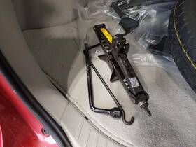 Toyota 5943822 Used Floor Jack Fits 2010 Venza Grade A