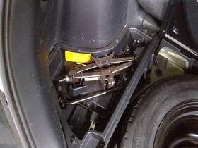 6379386 Toyota Used Floor Jack Fits 2015 Venza Grade A
