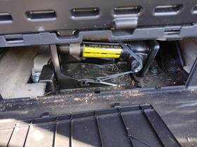 7413502 Toyota Used Floor Jack Fits 2008 Sequoia Grade A 7413502 Toyota Used Floor Jack Fits 2008 Sequoia Grade A