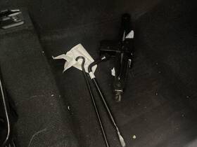 7598971 Toyota Used Floor Jack Fits 2023 Corolla Cross Grade A