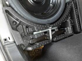 2178639 Volkswagen Used Floor Jack Fits 2022 Taos Grade A