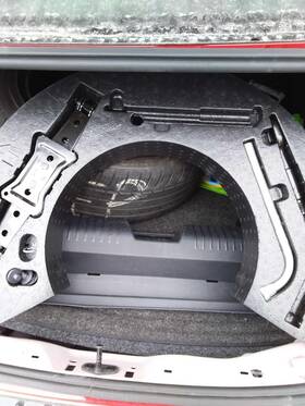 3769111 Volkswagen Used Floor Jack Fits 2020 Jetta Gli Grade A