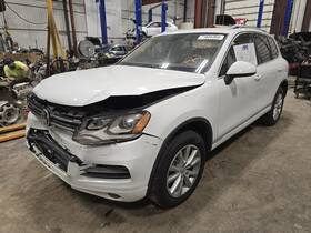4489924 Volkswagen Used Floor Jack Fits 2014 Touareg Grade A 4489924 Volkswagen Used Floor Jack Fits 2014 Touareg Grade A