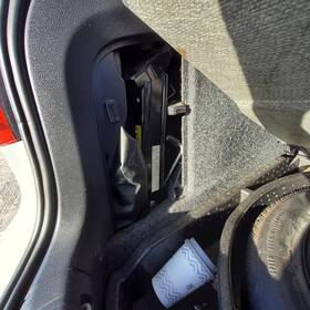 5056477 Volkswagen Used Floor Jack Fits 2010 Tiguan Grade A