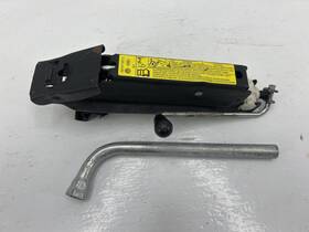 5819904 Volkswagen Used Floor Jack Fits 2009 Jetta Grade A