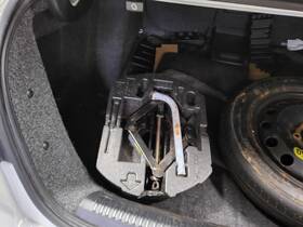 7080162 Volkswagen Used Floor Jack Fits 2015 Jetta Gli Grade A