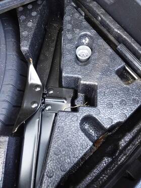7590183 Volkswagen Used Floor Jack Fits 2023 Tiguan Grade A