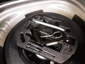 884979 Volkswagen Used Floor Jack Fits 2019 Jetta Grade A 884979 Volkswagen Used Floor Jack Fits 2019 Jetta Grade A
