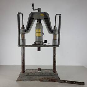 14158 Walker Hydraulic Table Press 930 Series M 5 Ton Capacity Jack With Wedge Inserts