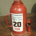 20 Ton Bottle Jack. Fixed Price $80.00.