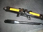 2013-2017 Nissan Juke Scissor Jack With Tools Kit Assembly. Fixed Price $65.00.