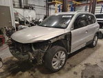 Used Floor Jack Fits: 2012 Volkswagen Tiguan. Fixed Price $95.00.