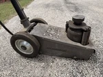 Pittsburgh Automotive 22 Ton Air/hydraulic Floor Jack. Fixed Price $200.00.