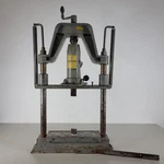 Walker Hydraulic Table Press 930 Series M 5 Ton Capacity Jack W/ Wedge Inserts. Fixed Price $975.00.